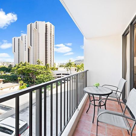 Cozy Waikiki Getaway, Stroll To Beach With Free Parking Honolulu Exteriör bild
