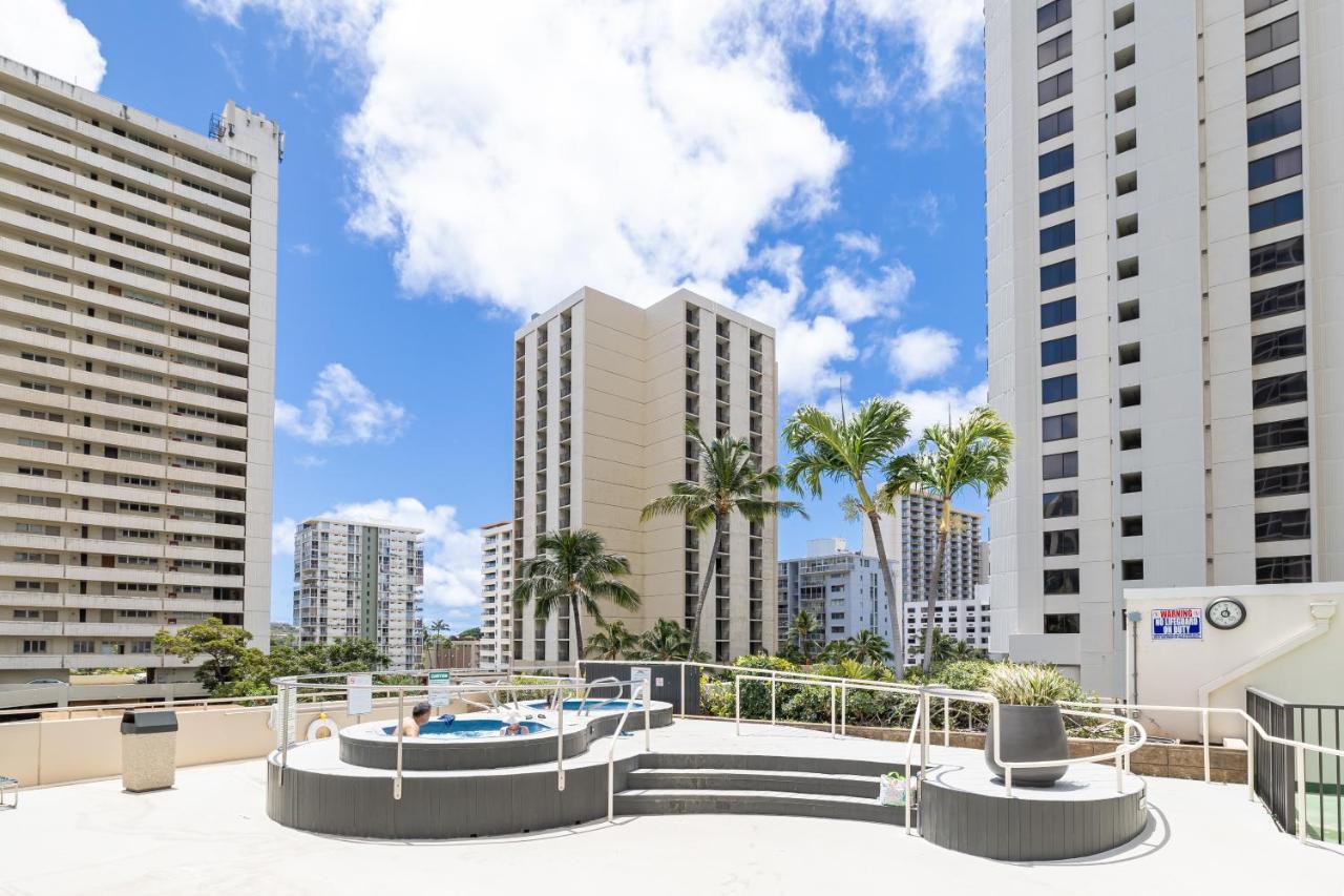 Cozy Waikiki Getaway, Stroll To Beach With Free Parking Honolulu Exteriör bild