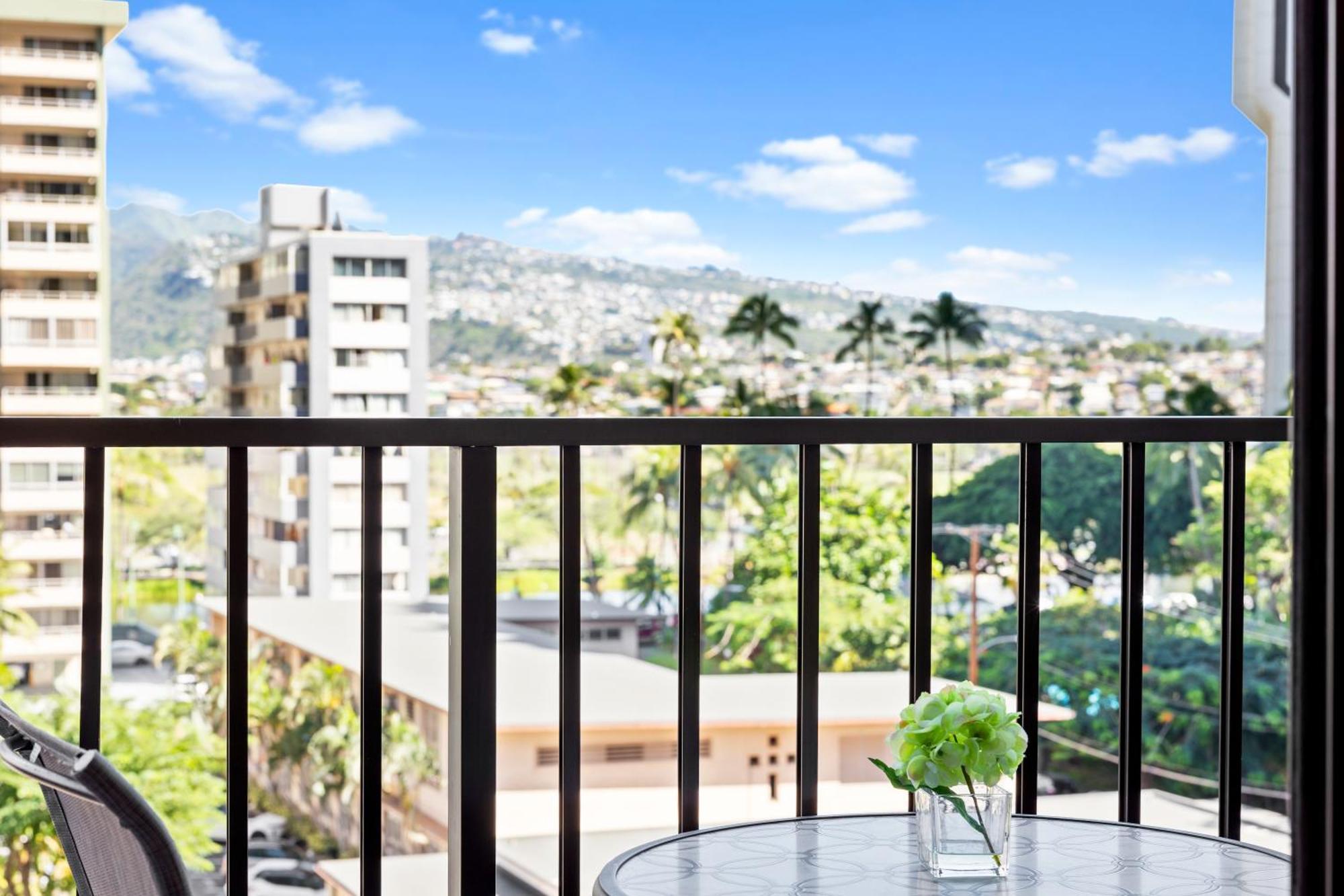 Cozy Waikiki Getaway, Stroll To Beach With Free Parking Honolulu Exteriör bild